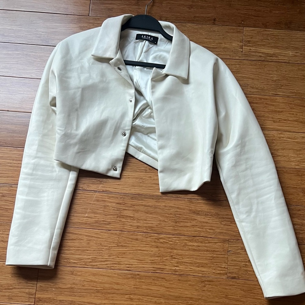 AKIRA Elegant Cream Jacket